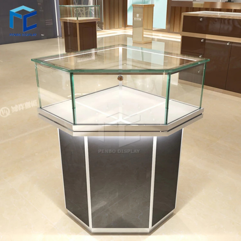 Wystawka biżuterii z zamkiem,  – Body Jewelry In Store recenzja i cena