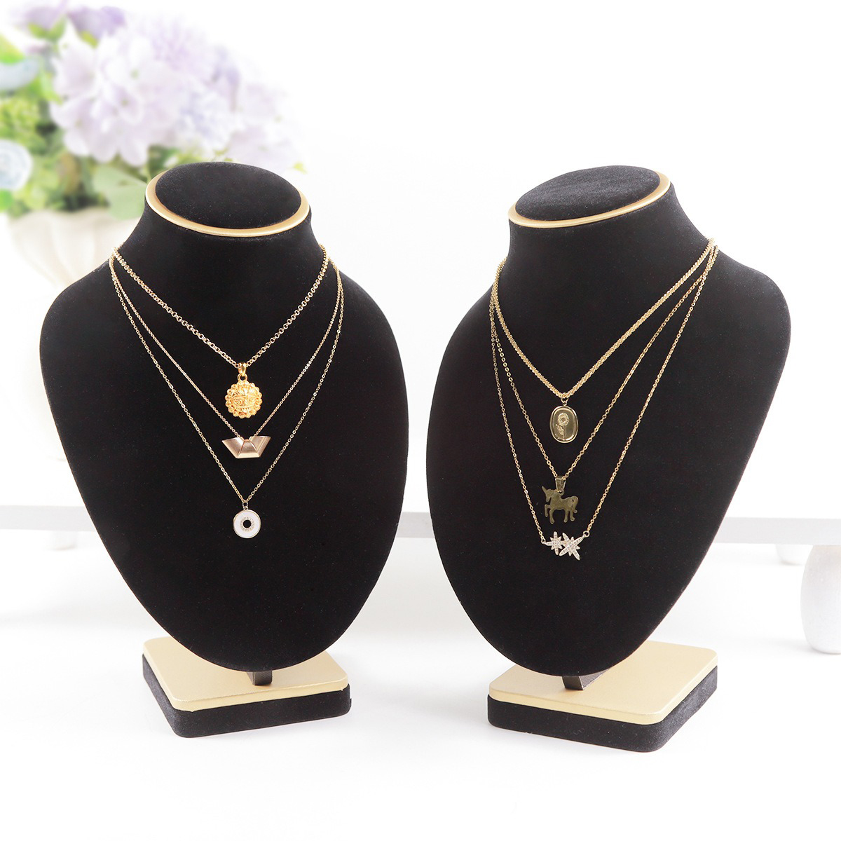 Buste jubilerskie z czarnego a – Body Jewelry In Store recenzja i cena