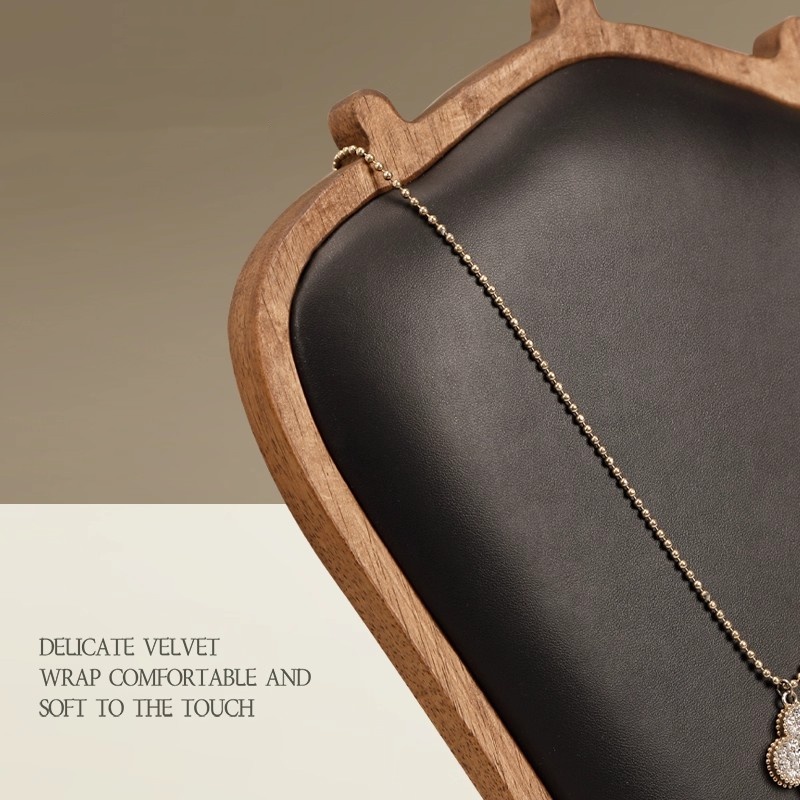Drewniany stojak na naszyjniki – Body Jewelry In Store recenzja i cena