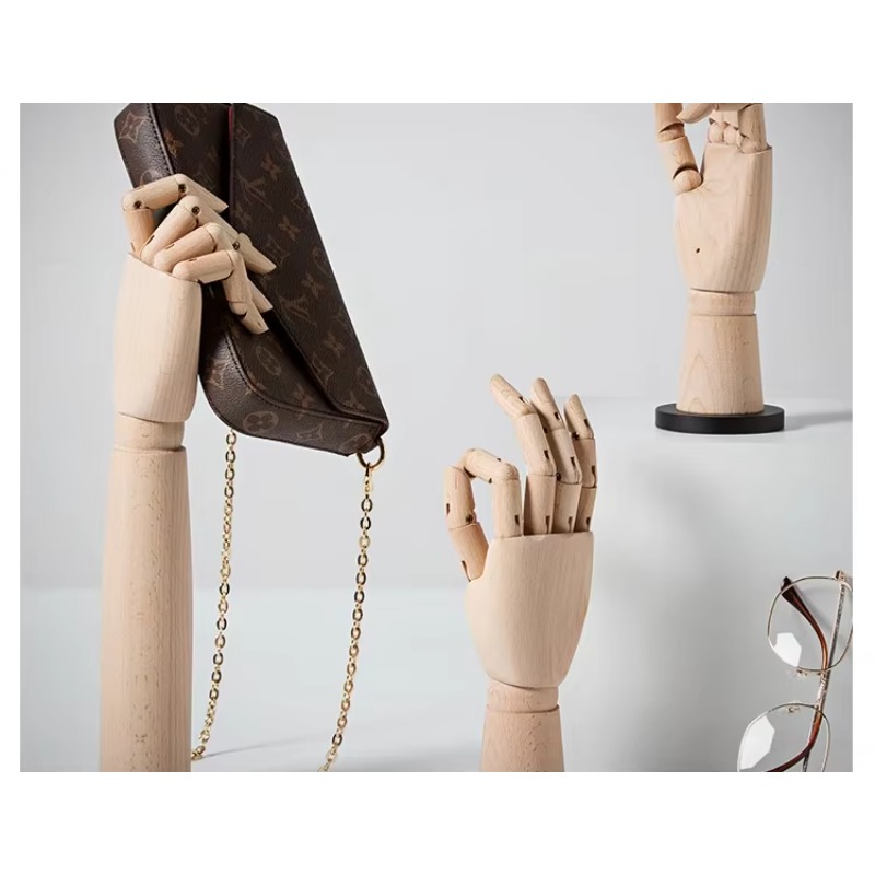 Solidny drewniany manekin ręka – Body Jewelry In Store recenzja i cena